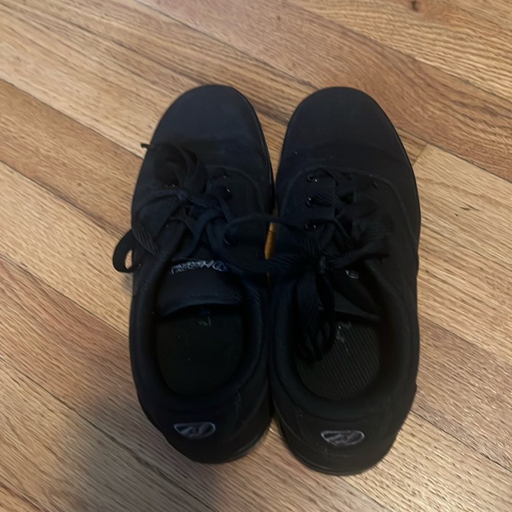Black heelys
